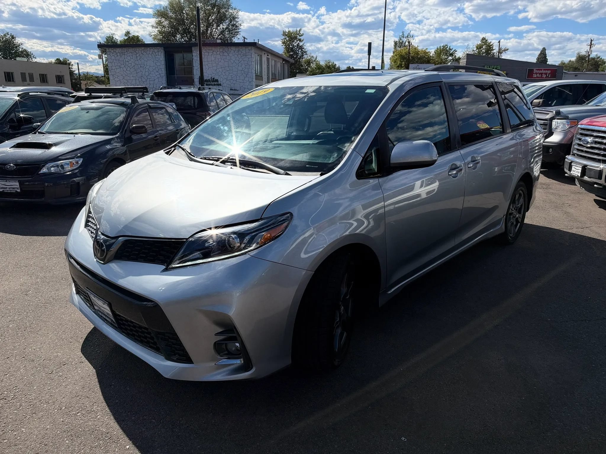 Used 2019 Toyota Sienna SE Premium w/ Carpet Mat Package AWD/4WD image 5