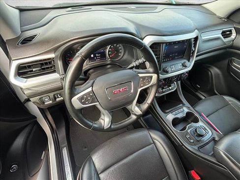 Used 2023 GMC Acadia SLT image 10