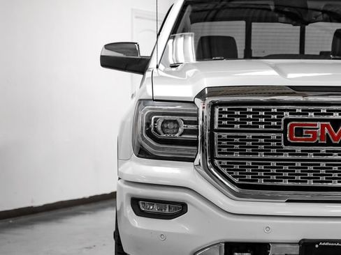 Used 2018 GMC Sierra 1500 Denali w/ Denali Ultimate Package AWD/4WD image 37