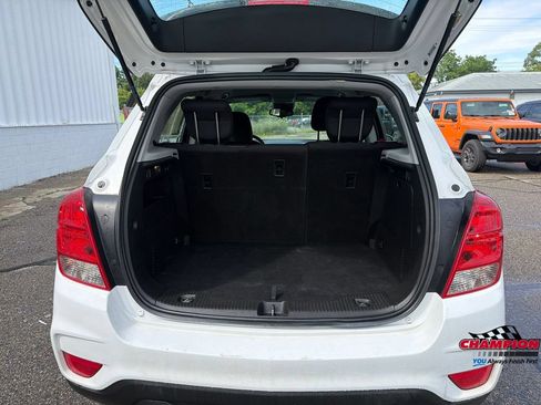 Used 2018 Chevrolet Trax LS AWD/4WD image 21