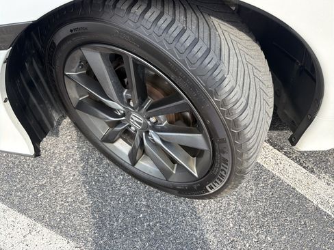 Used 2020 Honda Civic EX image 13