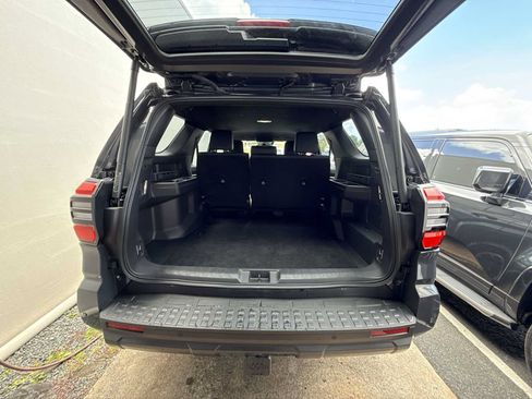 Used 2025 Toyota 4Runner TRD Off-Road Premium AWD/4WD image 24
