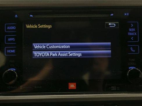 Used 2017 Toyota Tacoma Limited image 29