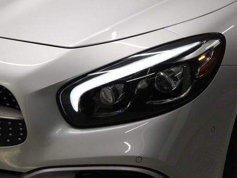 Certified 2020 Mercedes-Benz SL 550 image 8