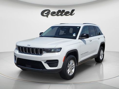 Used 2023 Jeep Grand Cherokee Laredo w/ Luxury Tech Group I RWD image 1