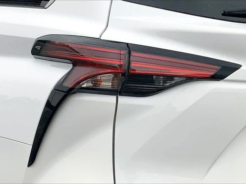 Used 2021 Toyota Sienna LE FWD image 26