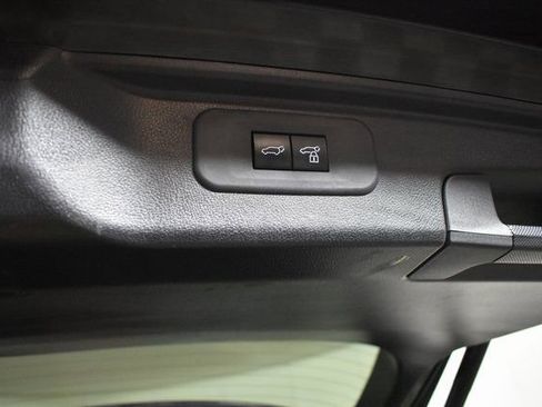 Used 2025 Toyota Grand Highlander AWD image 32