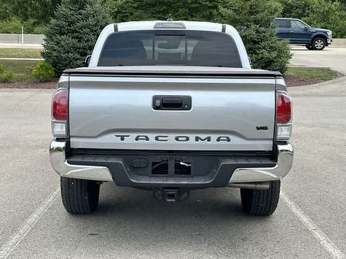 Used 2023 Toyota Tacoma TRD Off-Road AWD/4WD image 4