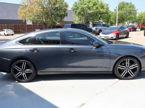 Used 2025 Honda Accord Touring image 5