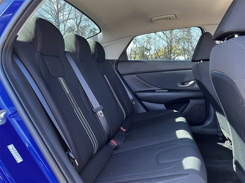 Used 2023 Hyundai Elantra SEL w/ Convenience Package image 26