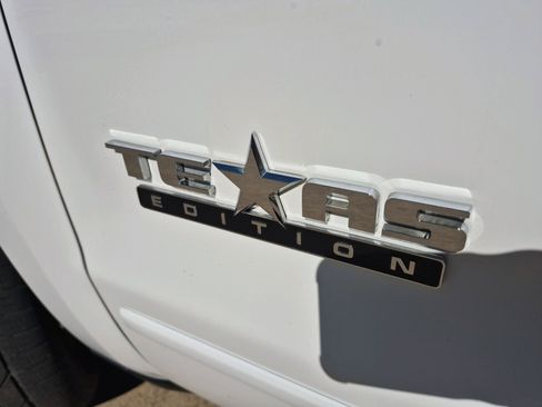 Used 2018 Chevrolet Silverado 1500 LT w/ Texas Edition image 12