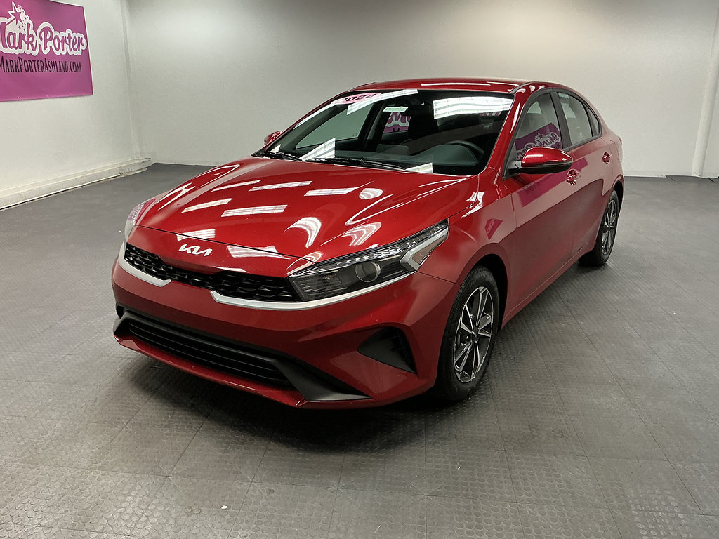 Used 2024 Kia Forte LXS w/ LXS Technology Package FWD image 1