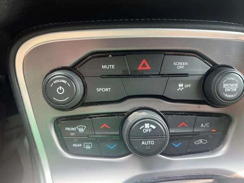 Used 2021 Dodge Challenger SXT RWD image 11