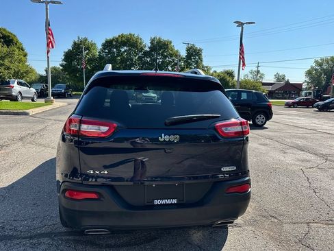 Used 2016 Jeep Cherokee Latitude w/ Cold Weather Group AWD/4WD image 4