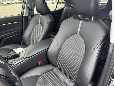 Certified 2018 Toyota Camry SE w/ Moonroof Package image 12