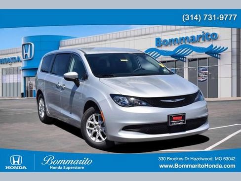 Used 2023 Chrysler Voyager LX FWD image 1