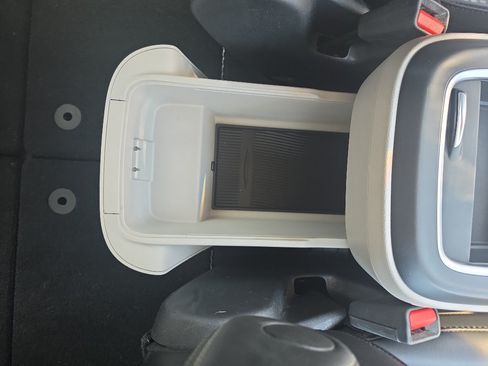 Used 2023 Chrysler Pacifica Touring-L FWD image 29