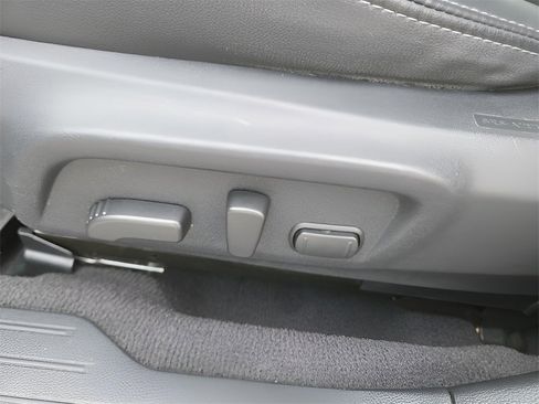 Used 2019 Subaru Outback 2.5i Limited w/ Popular Package #2 image 19