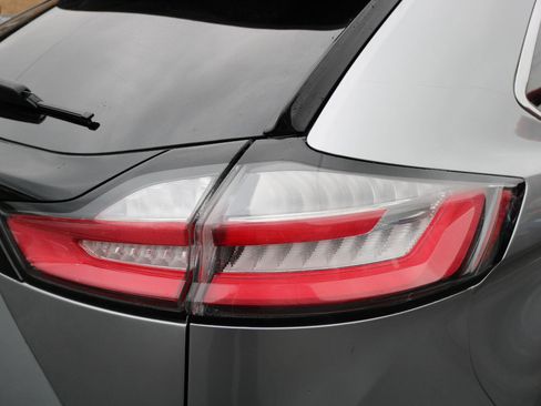 Used 2022 Ford Edge Titanium AWD/4WD image 10