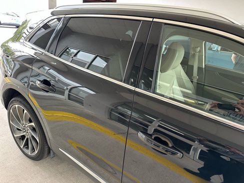 Used 2022 Lincoln Nautilus Reserve w/ Equipment Group 202A image 11