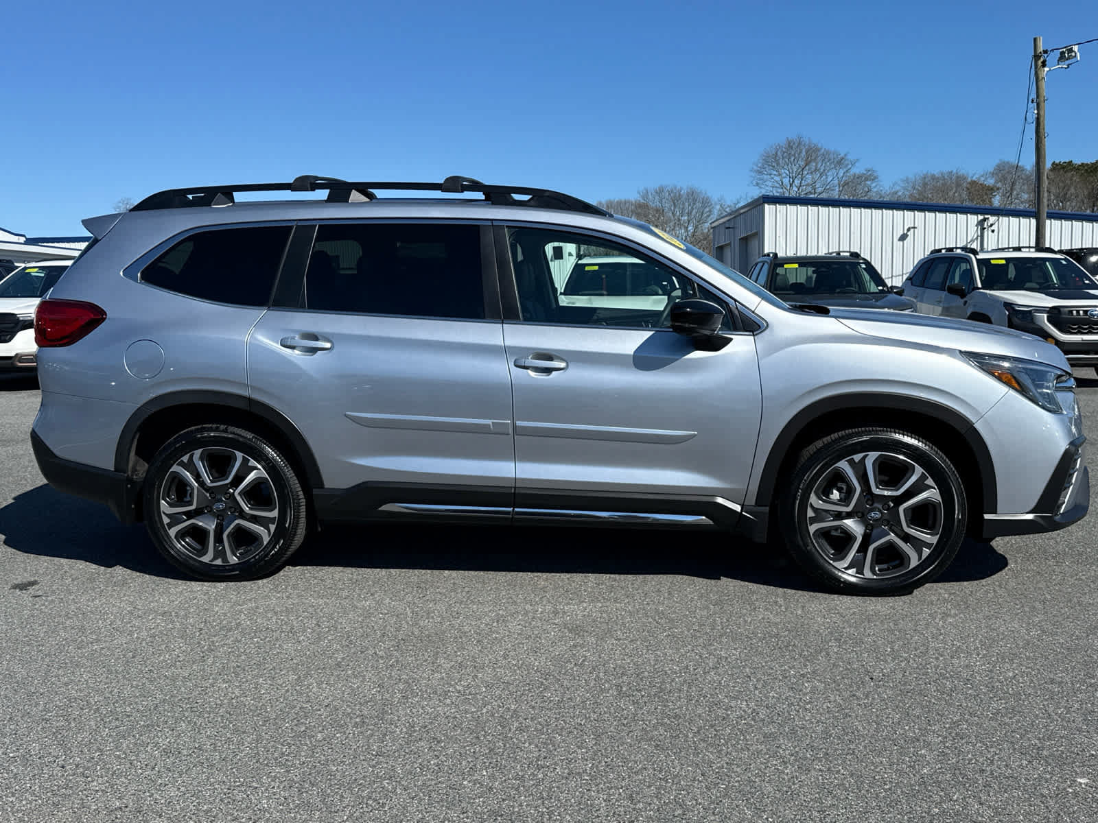 Used 2025 Subaru Ascent Limited AWD/4WD image 8