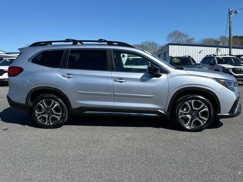 Certified 2025 Subaru Ascent Limited AWD/4WD image 8