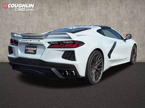 Used 2021 Chevrolet Corvette Stingray Premium Cpe w/ Z51 Performance Package RWD image 8