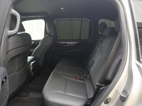 Used 2023 Lexus LX 600 F Sport image 9