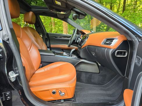 Used 2023 Maserati Ghibli Modena RWD image 21