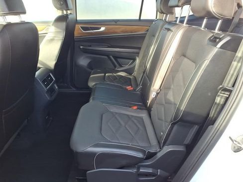 Used 2024 Volkswagen Atlas SE image 16