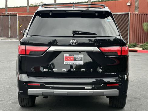 Used 2025 Toyota Sequoia Capstone image 5