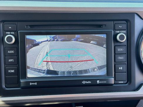 Used 2016 Toyota Tacoma SR5 RWD image 9