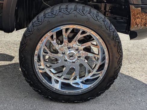 Used 2020 Nissan Titan PRO-4X w/ Pro-4x Convenience Package image 7