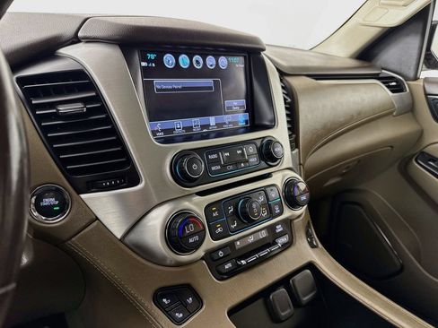 Used 2019 GMC Yukon XL SLT w/ Open Road Package AWD/4WD image 17