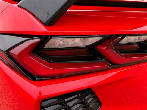 Used 2021 Chevrolet Corvette Stingray Preferred Cpe w/ Z51 Performance Package RWD image 29