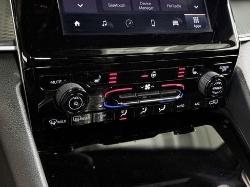 Certified 2024 Jeep Grand Cherokee Altitude image 35