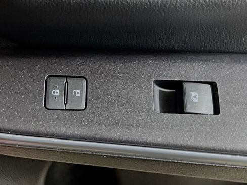 Used 2016 Toyota Camry SE image 31