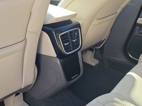 Used 2023 Lincoln Nautilus AWD w/ Premium Package image 19