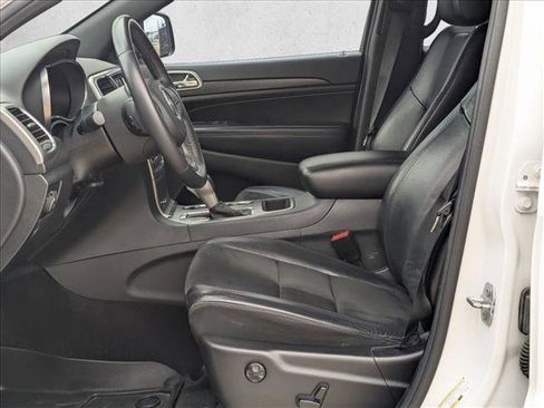 Used 2018 Jeep Grand Cherokee Altitude image 16