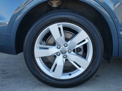 Used 2018 Audi Q5 Prestige w/ Prestige Package image 3