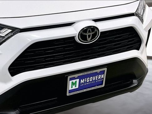 Used 2025 Toyota RAV4 LE AWD/4WD image 33