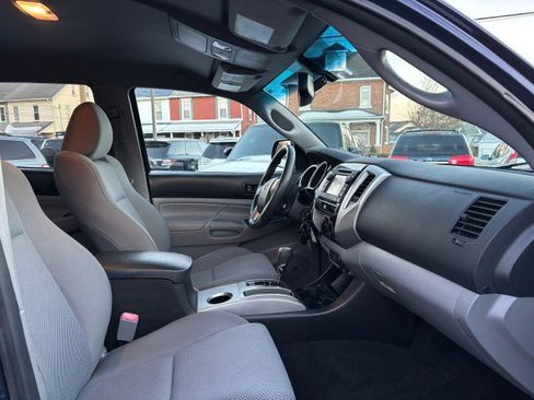 Used 2012 Toyota Tacoma 4x4 Double Cab image 17