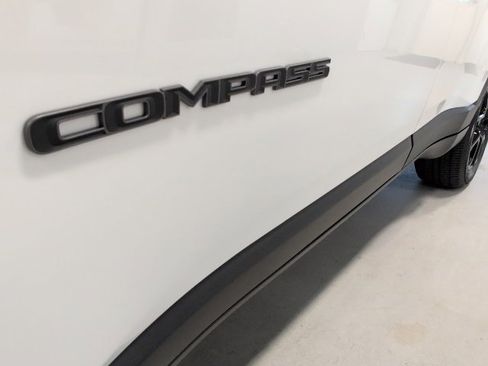 New 2026 Jeep Compass Latitude image 10