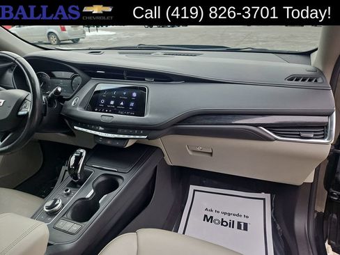 Certified 2023 Cadillac XT4 Premium Luxury AWD/4WD image 29