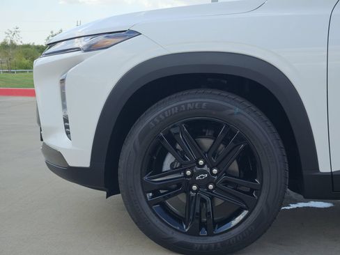 New 2026 Chevrolet Trax ACTIV w/ Sunroof Package FWD image 11