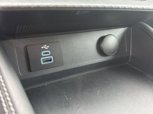 Used 2025 Ford Mustang Premium image 33