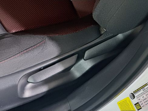 Used 2025 Toyota Corolla SE image 13