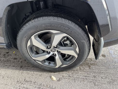 Used 2023 Toyota RAV4 SE image 41