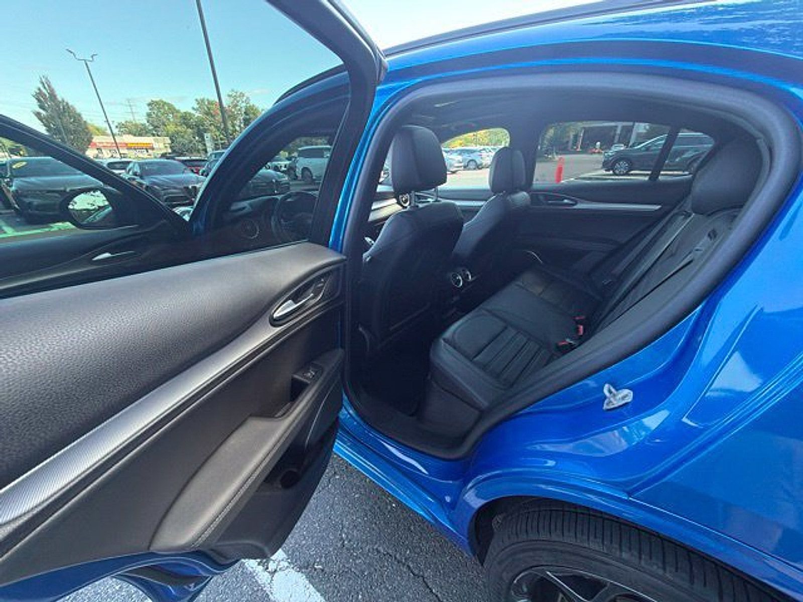 Used 2023 Alfa Romeo Stelvio Veloce AWD/4WD image 22