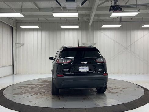 Used 2019 Jeep Cherokee Latitude w/ Popular Appearance Group image 7